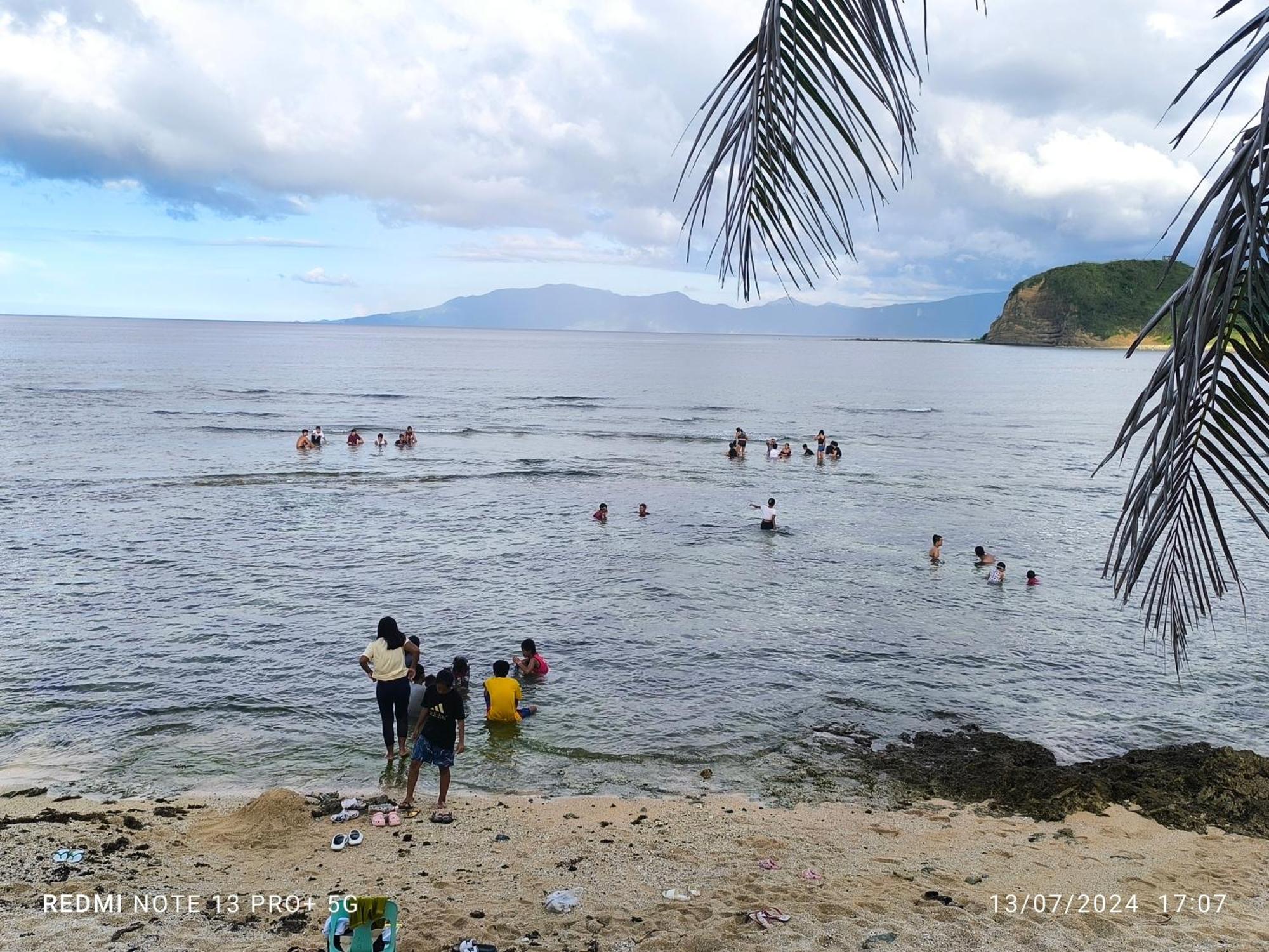 Jay Henry Transient Beach House, B Pagudpud, Blue Lagoon Beach ภายนอก รูปภาพ